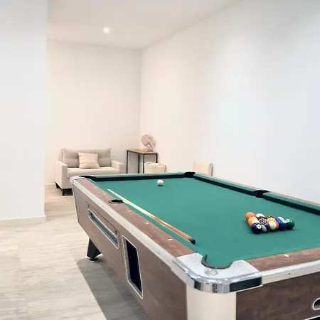 Casa vacanze Golden Mile Townhouse, Pool & Sea Views Marbella