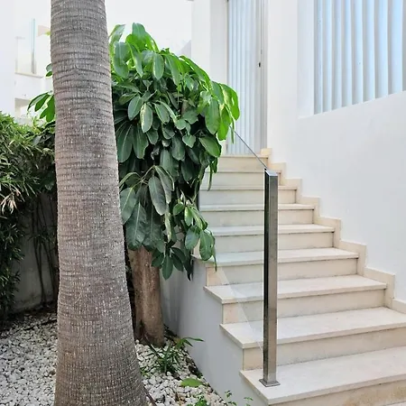 Golden Mile Townhouse, Pool & Sea Views Casa vacanze *