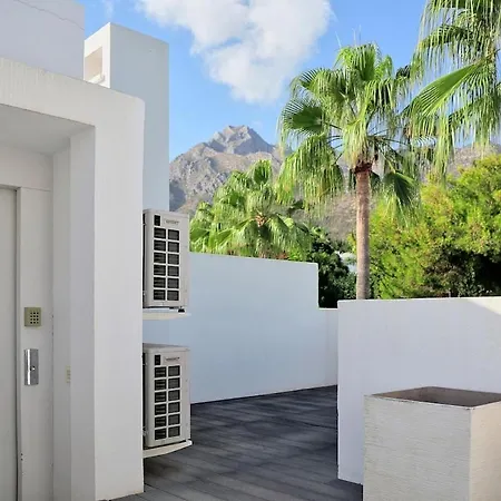 Golden Mile Townhouse, Pool & Sea Views *