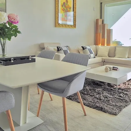 Golden Mile Townhouse, Pool & Sea Views