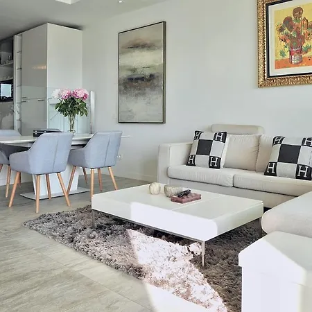 Casa vacanze Golden Mile Townhouse, Pool & Sea Views *